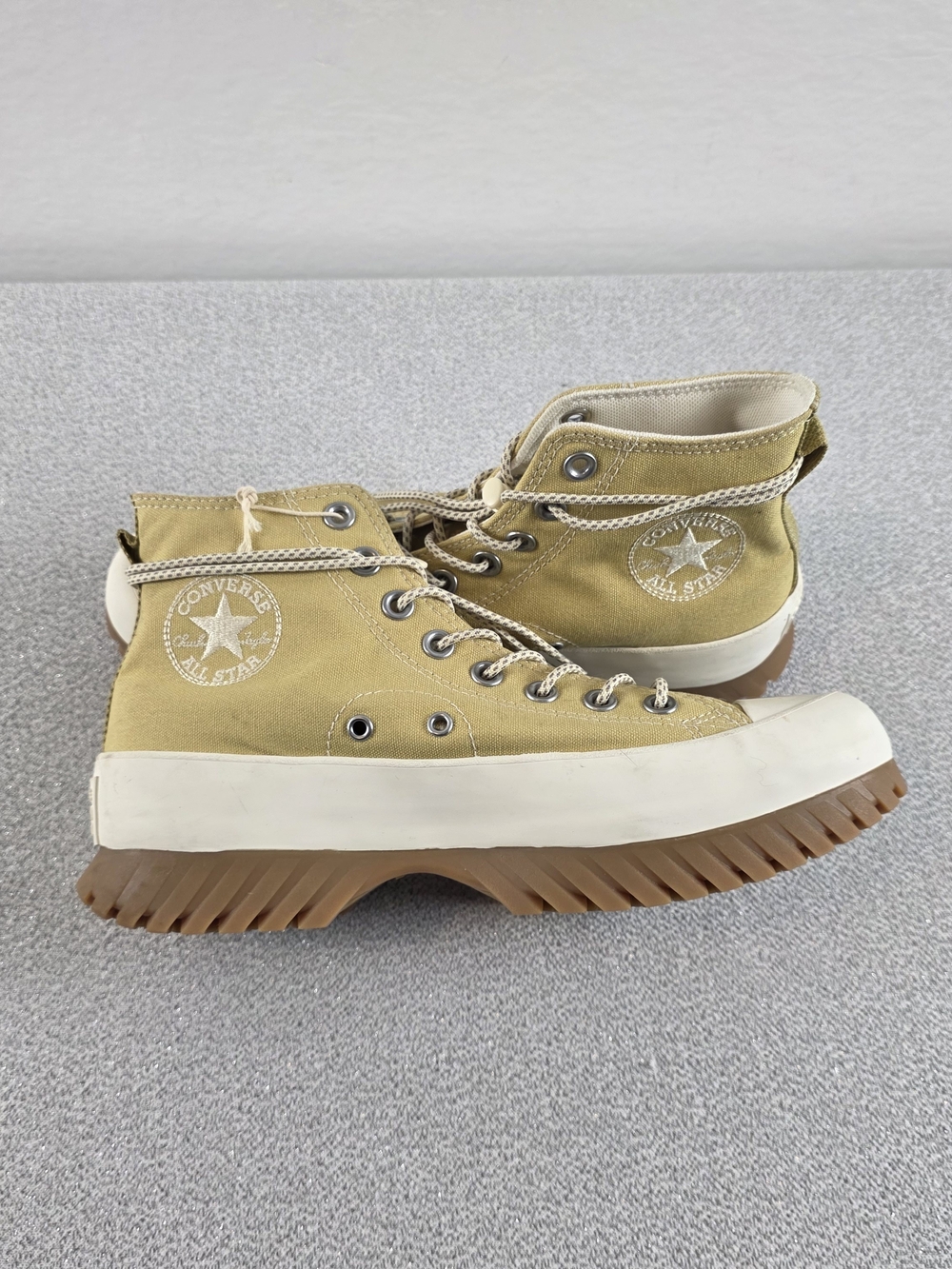 Converse Chuck Taylor All Star Lugged 2.0 Gold Women's 9
